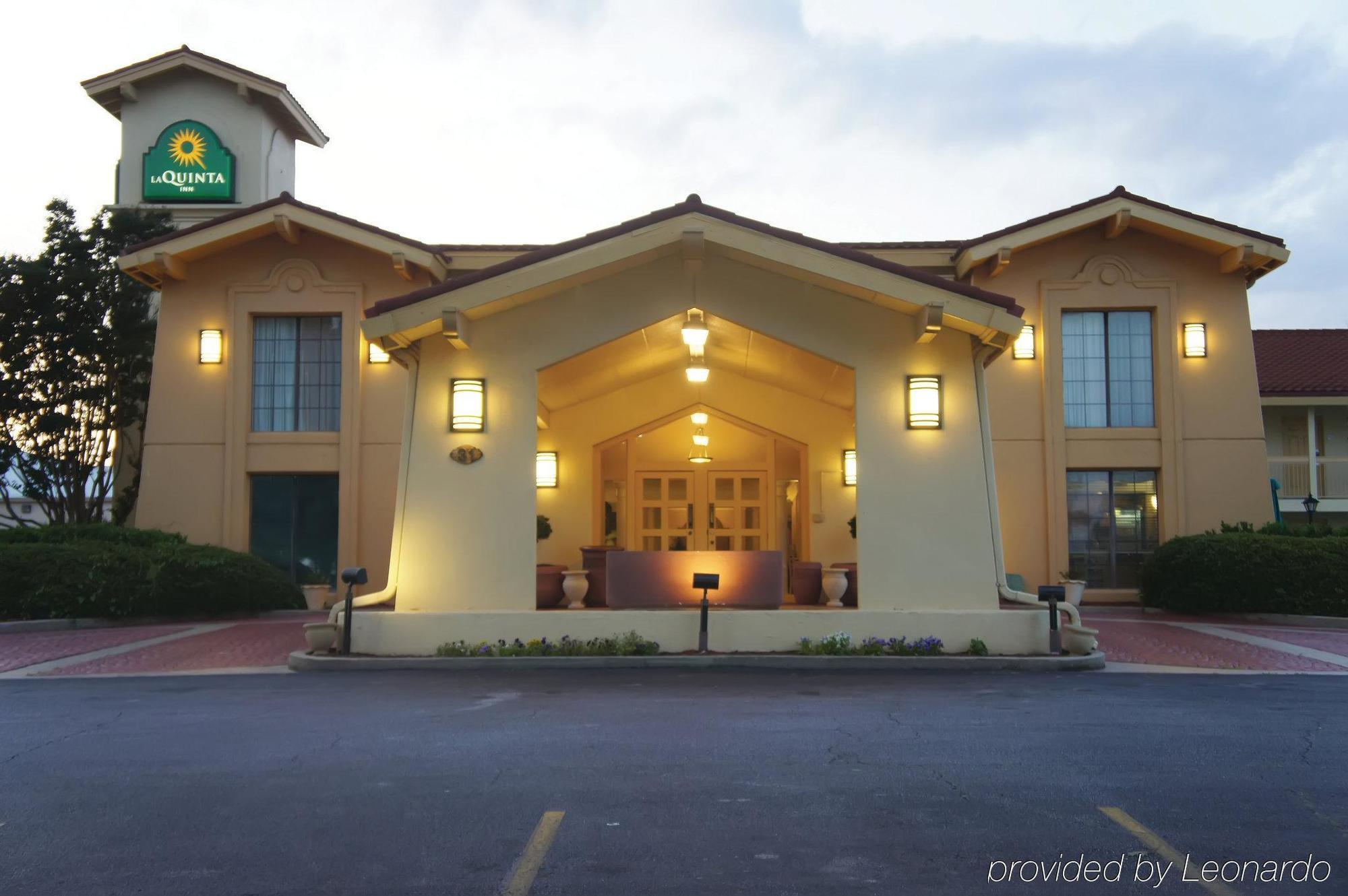 Baymont By Wyndham Greenville Woodruff Rd Exterior foto