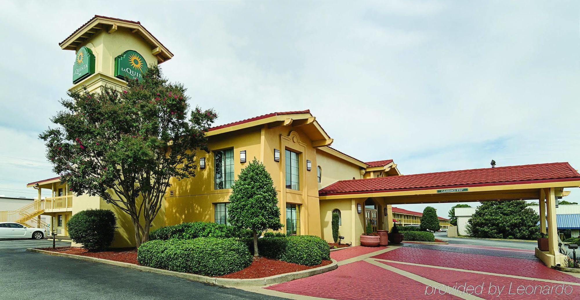 Baymont By Wyndham Greenville Woodruff Rd Exterior foto